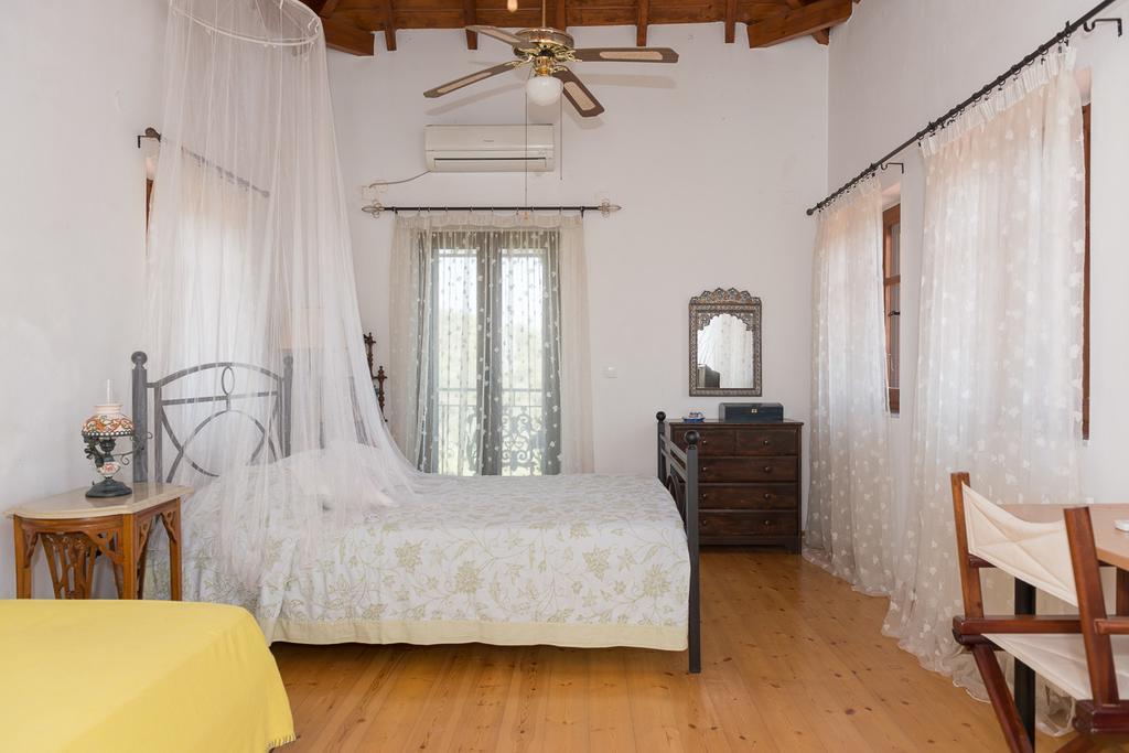 Elise Cottage Vathí Quarto foto